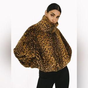 Trina Turk Faux Medium Reversible Hoodie 2 Pockets Fur Leopard and Black Inside